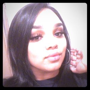 Meet your Posher, Monique